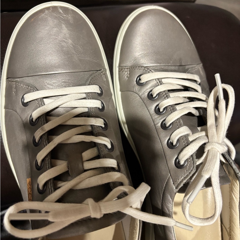 ECCO Metallic Stone Leather Lace-up Sneakers US Size 9; EU 40